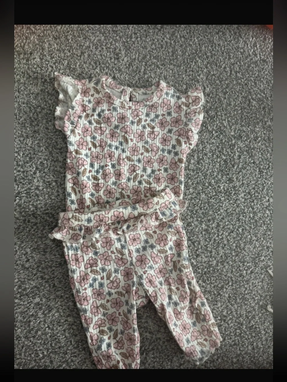 Newborn outfit